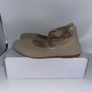 Arromic Women’s Flats Comfort Shoe Machine Washable Nude Tan Cross Strap Sz 5